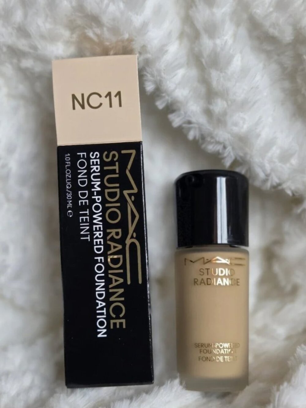 MAC Studio Radiance Serum-Powered™ Foundation - NC11
